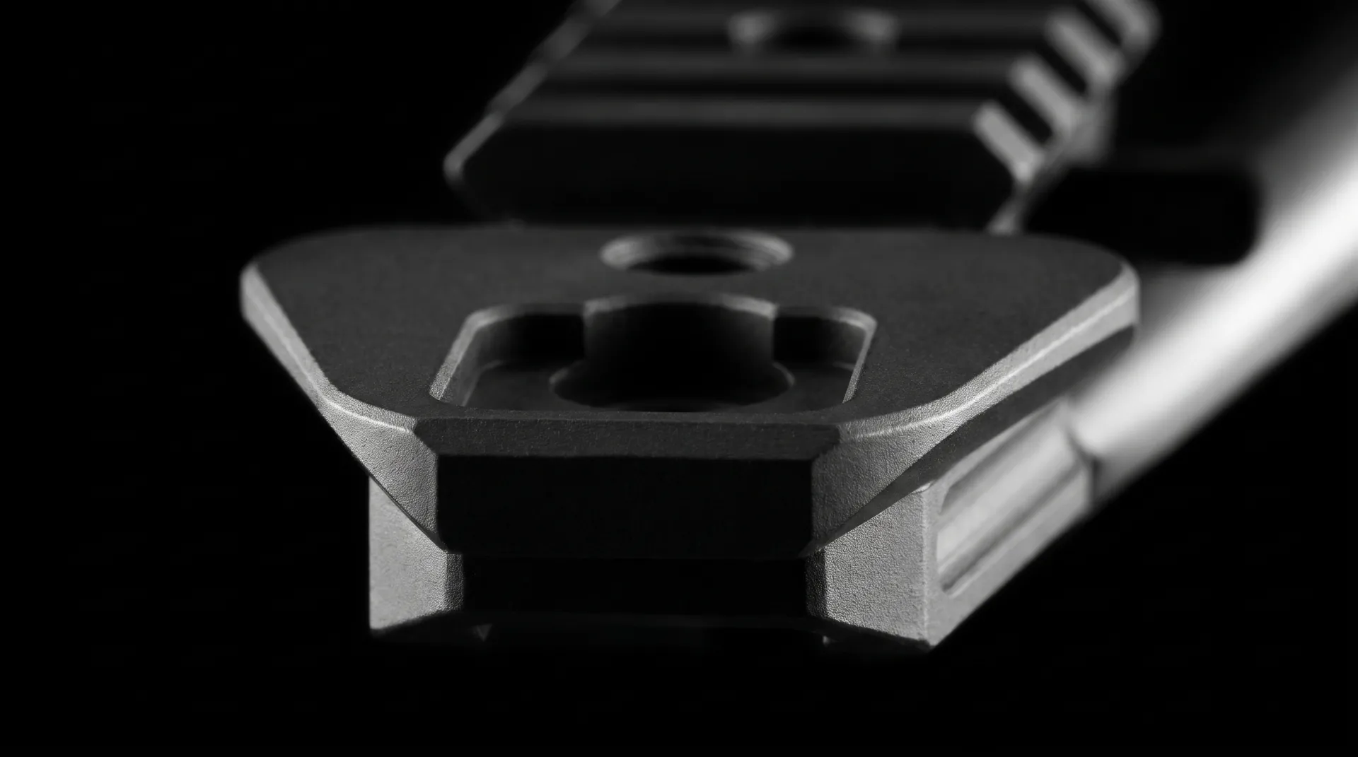 Close-up of the PREDATOR dovetail mounting interface